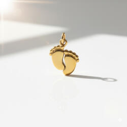 KÁRPÁTHY ékszer Baba Talpacskák charm, aranyozott