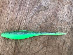 Realistic Shad Gumi Realistic Shad Matusiak Kolbász 6cm No. 003 Neon Fecske (KJ6)