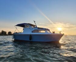  Happy Day Boat Budapest | Privát sétahajózás a Dunán | Korlátlan Prosecco fogyasztással