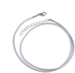  Műbőr nyaklánc kapoccsal - hamuszürke - pepita