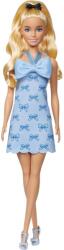 Mattel Papusa cu funda albastra, Barbie Fashionista, HYT93 Papusa Barbie