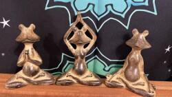  Jógázó békák - Három