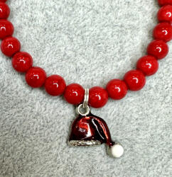  Téli Csillogás - Roppantott Kristály Karkötő Mikulássapkával (JJK151)