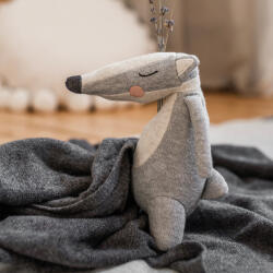 ava&yves - Plüss csörgő - borz