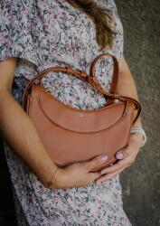 SHE Camel postás táska félhold She S16