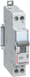 Legrand 412900 CX3 moduláris váltókapcsoló 1P 32A (412900)