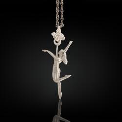  Pole Dance (Танци на пилон) - Дамски спортен медальон от сребро 925 в класическо сребро - Ръчно изработено спортно бижу - Идеален подарък за жена, фенка на гимнастиката - SSJ - ssj - 88,21 лв