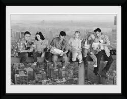 GB eye Afiș înrămat GB eye Television: Friends - On Girder (PFC3027)