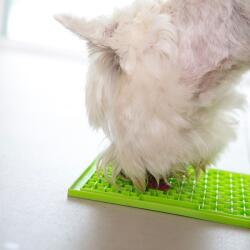 LickiMat Buddy nyalószőnyeg kutyáknak - rózsaszín