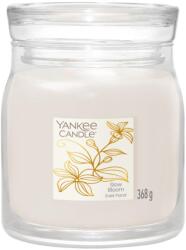 Yankee Candle Yankee Candle® Slow Bloom Signature közepes üveggyertya 368 g