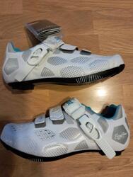 Suplest Országúti pedálos kerékpáros cipő Suplest Streetracing White 37 (01.017.37)