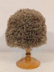  Női sapka báránybőrből