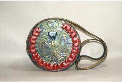 Khoani Blázek és Anni prémium minőségű, kézzel készült, egyedi eozin színvilágú, cseresznye mintás női kerek táska