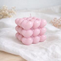 Atelierul cu Lumanari Lumânare decorativă din ceară de soia, cub cu inimioare lila - handmade