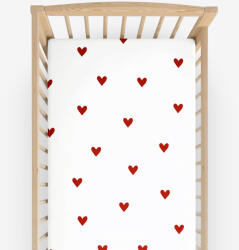 Goldea gyermek körgumis pamut lepedő kiságyba - piros szívecskék, fehér alapon 60 x 120 cm