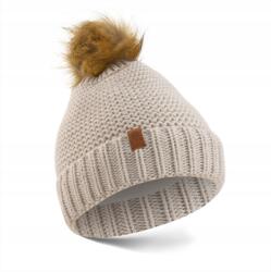 Betlewski Női téli sapka pompon mintás kényelmes meleg stílusos elegáns (BCD-BK-08 BEZOWY)
