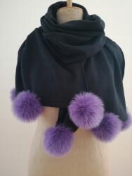  Róka pomponokkal díszített kendő