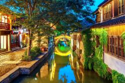  City13 öntapadós és mosható fali tapéta, 250 x 150 cm