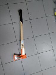  hasító fejsze 2, 0 kg ékfej fanyelű nyélvédővel