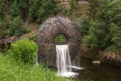  Iron Waterfall öntapadós tapéta, 300 x 200 cm