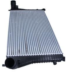 MAXGEAR Chladič plniaceho vzduchu MAXGEAR AC630047 (AC630047)