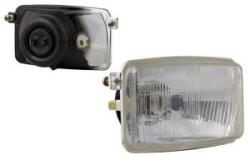 WESEM RE. 30879 Zetor, Fendt, John Deere H4, -es fényszóróbetét. Oldalt, 2 állítható füllel szerelhető. Méretei: 156x93x86mm. Füleknél a furattávolság: 165mm. Helyzetjeltős kialakítás. Izzók nélkül (RE.3087