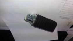 Kymco ZING 2 125 5063A-KEC2-810 jobb oldali vezető lábtartó Kymco Vázak, idomok, kiegészítők Lábtartók