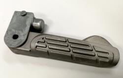 Kymco 5071A-LDA6-C00 jobb oldali lábtartó konzol Kymco Vázak, idomok, kiegészítők Lábtartók