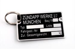 MOGA Típuscímke kulcstartó MOGA lemezvastagság 1mm feliratozási mező magasság 3mm kulcskarika átmérő 12mm méretek címke szélesség 40mm magasság 24mm mopedhez mokickhoz MOGA Vázak, idomok, kiegészítők Idomo