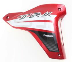 Benelli 65422N30003Z jobb oldali külső burkolat piros, matricával Benelli Vázak, idomok, kiegészítők Idomok, burkolat elemek