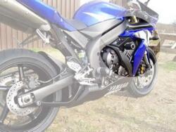 R&G RACING Classic bukócsúszka fekete Yamaha YZF-R1 R&G RACING Vázak, idomok, kiegészítők Védőelemek Motorvédők