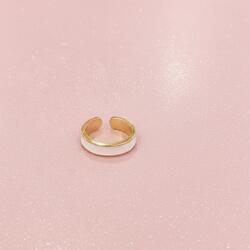 Pink Dream Beauty AÉRA - arany színű, fehér csík mintázatú gyűrű Szín: Arany