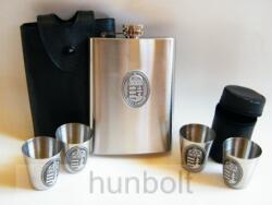  Műbőr tokos flaska (270 ml) és kupica (0, 2 dl/db) készlet ón címer matricával