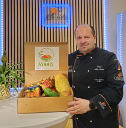  Cutie Recomandata De Chef Alin Urlea /artist Sculptura In Fructe Contine 5.5-6kg De Fructe