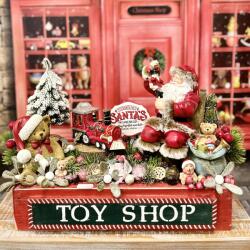 Kreativ Karácsonyi asztali dísz Télapó játékokkal