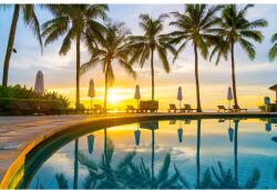 Blueback MAT Fotótapéta, 300 x 200 cm, Strand medencével és pálmafákkal, 79 (BBIMG2146)