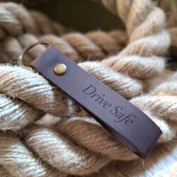 Luniko Drive Safe Kézzel készített bőr gravírozott kulcstartó