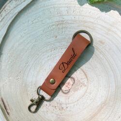  Kulcstartó fiúnak, bőr gravírozással