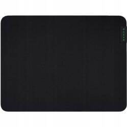 Razer Gamer Egérpad Razer Gigantus V2 Medium Csúszásgátló (RZ02-03330200-R3M1)