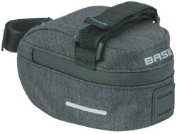 BASIL Discovery 0.5L kerékpáros nyeregtáska, vízálló poliészter, szürke-fekete, tépőzáras rögzítés, esővédő huzattal BASIL Bicikli alkatrészek Kerékpáros kiegészítők Kerékpár nyeregtáskák és kormánytáskák