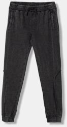 GUESS gyerek pamut melegítőnadrág - fekete 175 - answear - 23 990 Ft