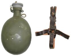 Originál Armádne ČSLA (Csehszlovák Néphadsereg) vizes palack bőr akasztóval (tok nélkül) új - II. osztály