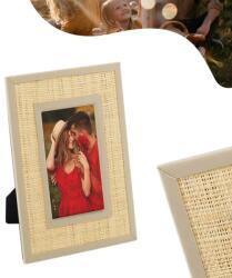 GordonToys Boho stílusú állítható képkeret természetes rafia és mesterséges bőr díszítéssel, 19 x 24 cm (RAMKA NA ZDJĘCIA RAFI 19 X24)