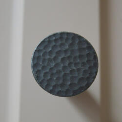 METAKOR FORGE 19.4136. 53 Fém bútorgomb fogantyú, antik fekete színű (19_4136_53)