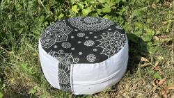 PinkTara Bio Tönkölypelyva meditációs párna - Fekete-Fehér