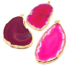 R. M. ékszer Gyengédség rózsaszín achát lap medál arany színű foglalattal 25x40-70mm (022412)