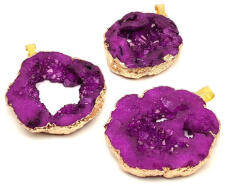 R. M. ékszer Intuíció lila geoda kvarc medál arany színű bevonattal 30-45mm (022430)