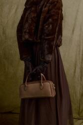 Answear. LAB velúr táska - bézs Univerzális méret