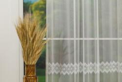 MENDOLA Perdea cu rejansă Clarence alb - perdea elegantă cu bordură macramé