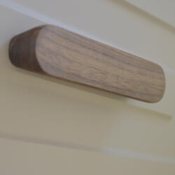 AT OSLO_DIO_160, Fa bútorfogantyú, olajozott dió, 160 mm furattávval (OSLO_DIO_160)